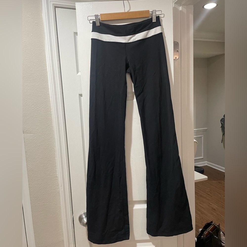LULULEMON FLARE LEGGINGS - 4 tall